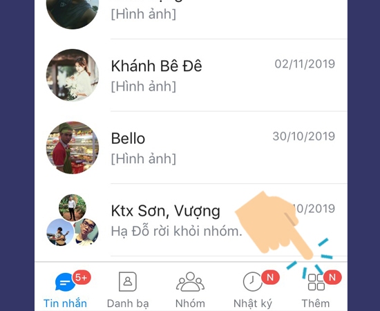 Bước 1: Đăng nhập vào Zalo ở trên điện thoại, sau đó bạn ấn vào biểu tượng Thêm ở góc dưới bên phải màn hình hiển thị và ấn chọn hình bánh răng Cài đặt.
